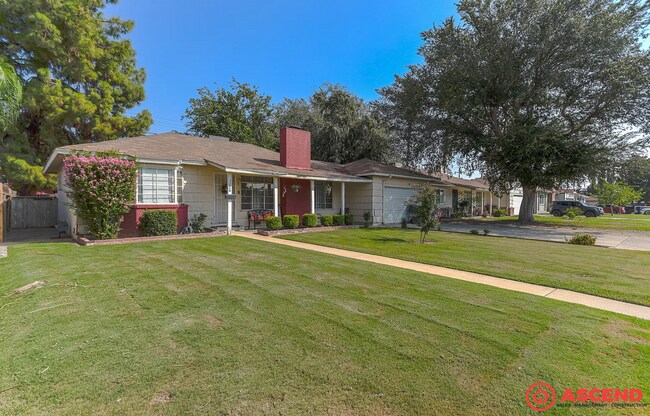 Building Photo - 3720 Apache Ave