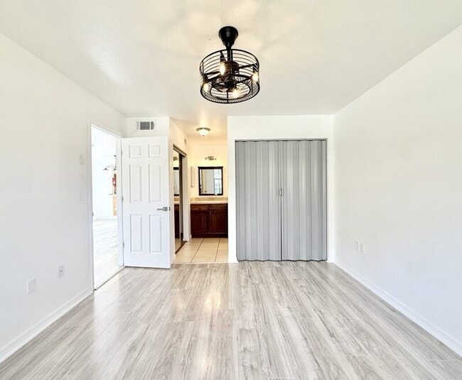 Building Photo - 380 2nd Ave N