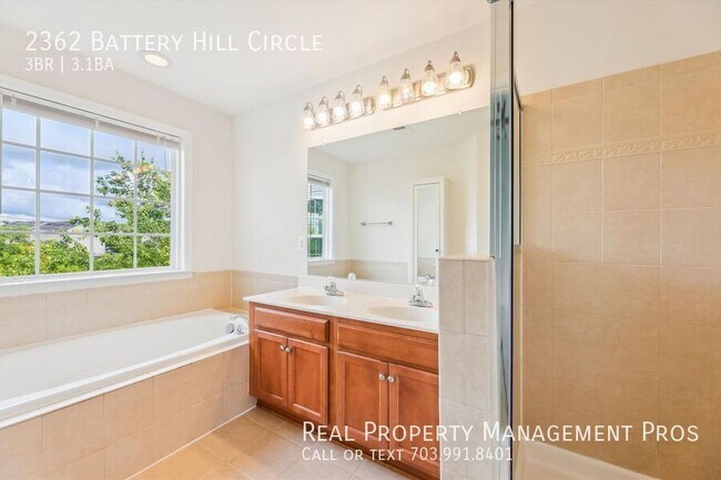 Building Photo - 2362 Battery Hill Cir