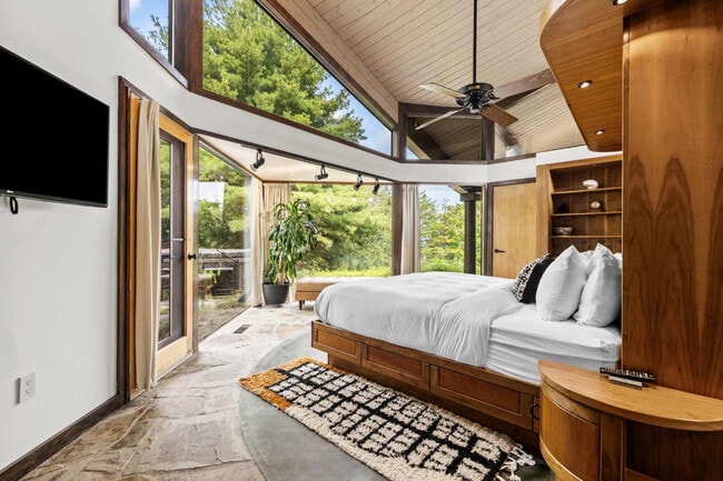 Building Photo - 1816 Bear Spgs Wy