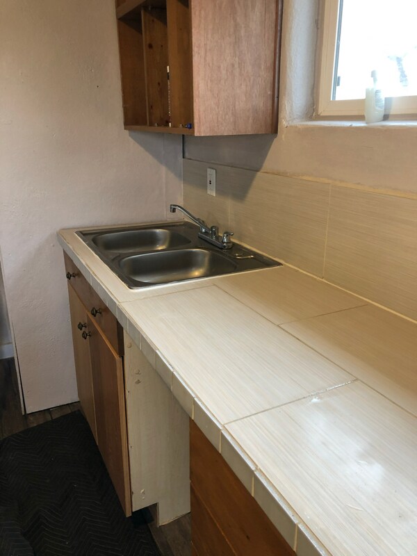 Building Photo - 204 St Francis Rd NW