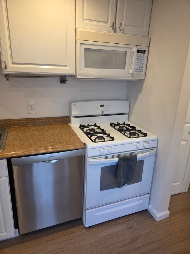 Building Photo - 176 W North St