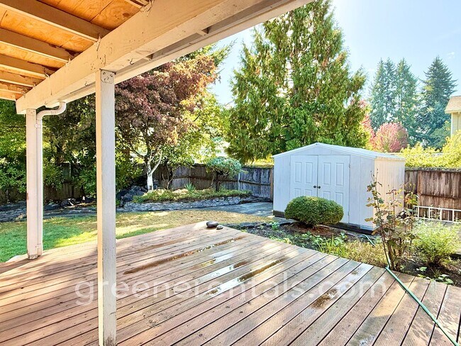 Building Photo - Cozy Meets Convenient in This Lacey Charme...