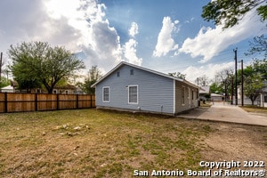 Building Photo - 810 E Euclid Ave