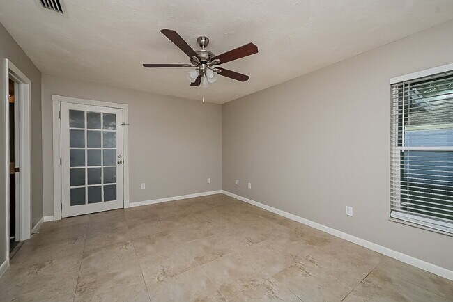 Building Photo - 5944 Birchwood Dr