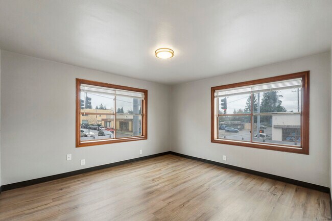 Building Photo - 403 1/2 Garfield St S-19