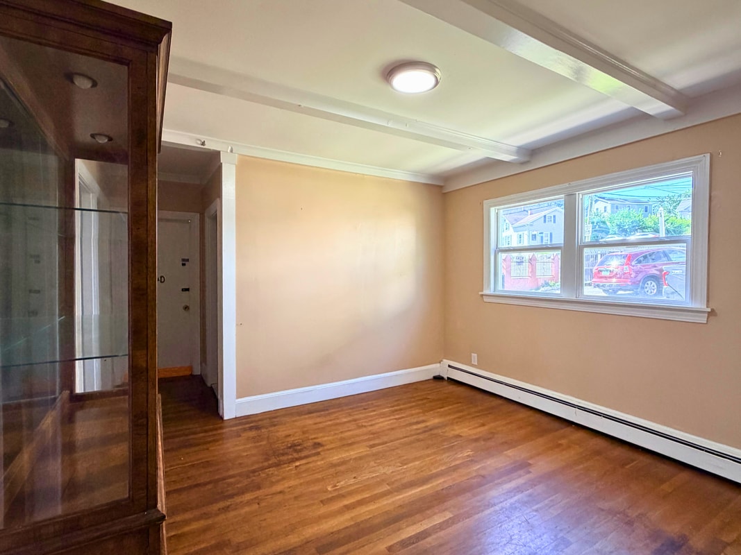 Building Photo - 136 Seamans St