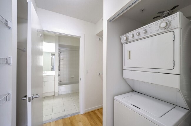 Building Photo - 1BR w/ Parking, Pool, & Fitness Center plu...