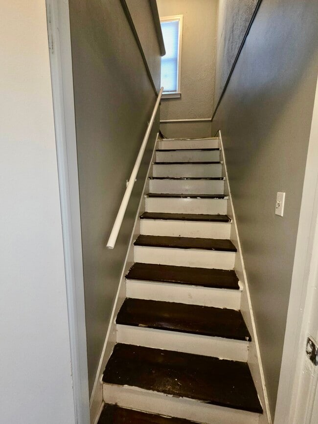 Building Photo - 20243 Westphalia St