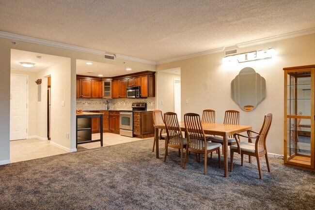 Building Photo - 242 Maple Ave