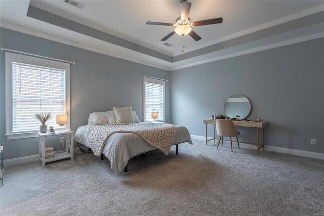 Building Photo - 357 Sydney Dr S