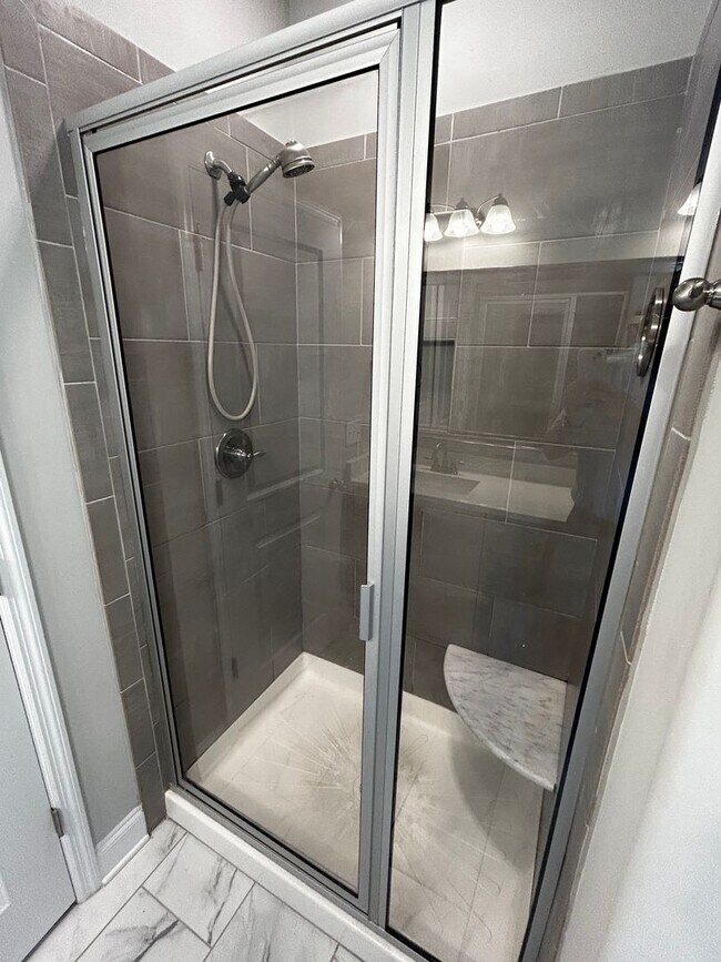 Building Photo - 1935 Preservation Cir