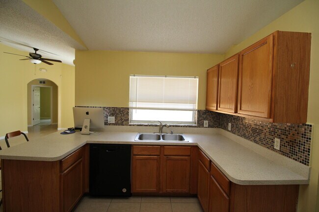 Building Photo - 709 Rostock Cir NW