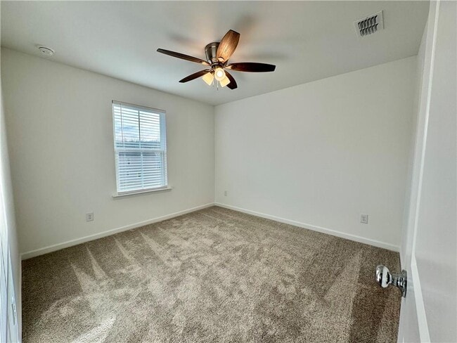 Building Photo - 3012 Orwell Dr SE