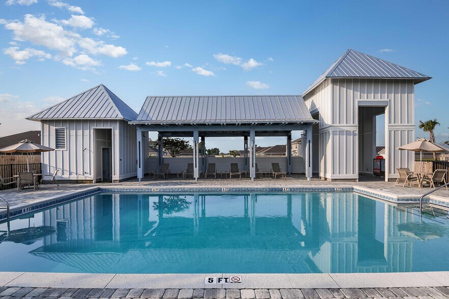 Pool - Sunset Village