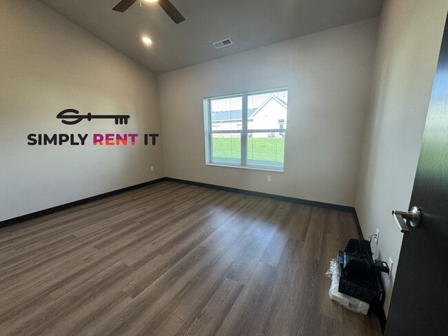 Building Photo - New 3 Bedroom, 3 Bathroom Sublease Brick Towne Ames Townhome