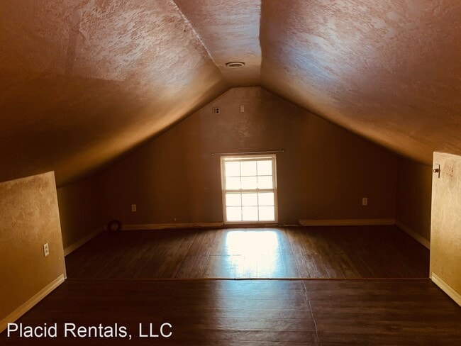 Building Photo - 3 br, 1.5 bath House - 10 17th St N