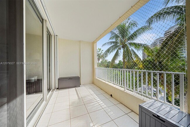 Building Photo - 717 Crandon Blvd