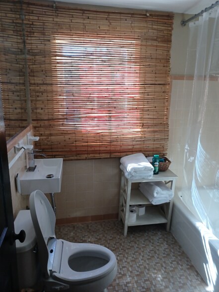 Building Photo - 503 E Call St