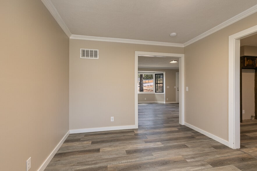 Building Photo - 137 Wallen Blf