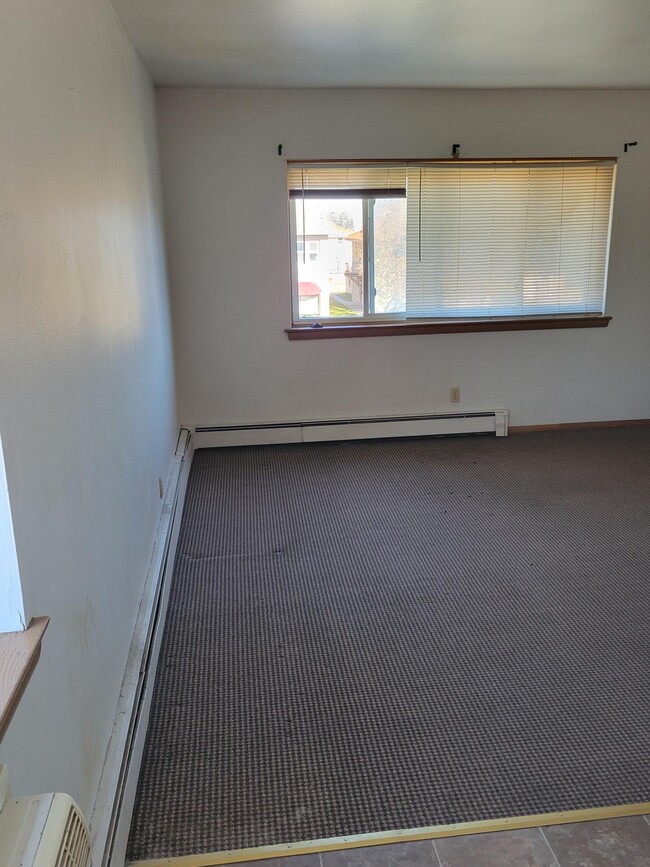 Building Photo - 6535 Beloit Rd