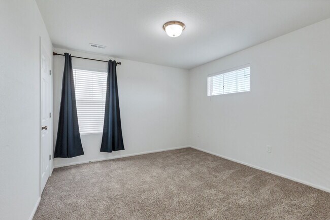 Building Photo - 10827 Ventura Ct
