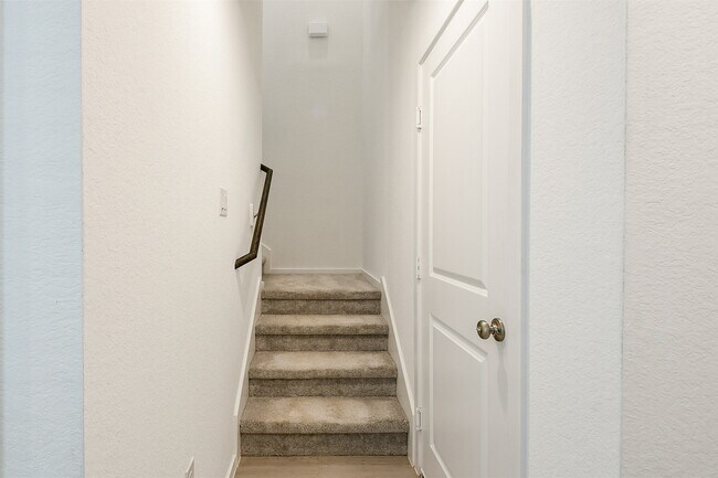 Building Photo - 21325 Carosella Dr