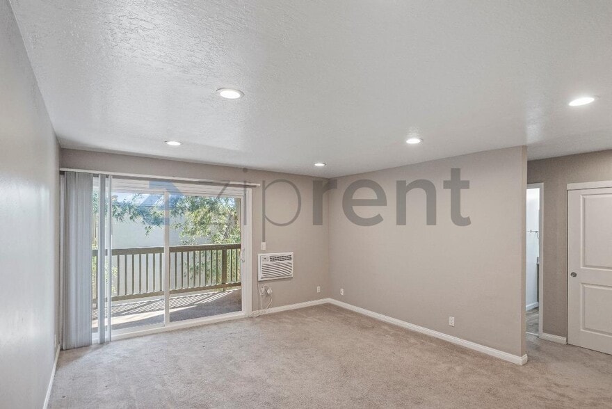 Building Photo - 1085 Murrieta Blvd