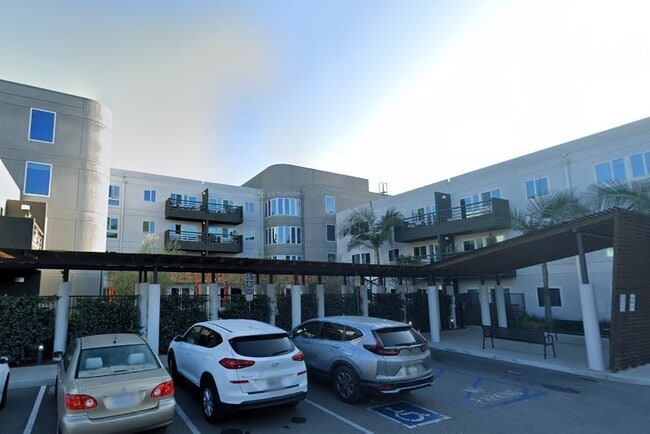 Building Photo - 5100 Overland Ave