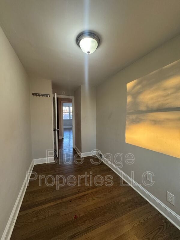 Building Photo - 279 Westpark Ln