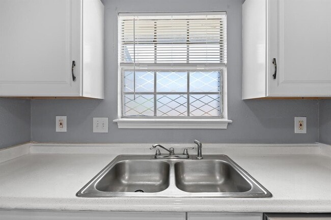 Building Photo - 7617 Meador Ave