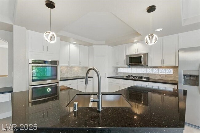 Building Photo - 2445 Antler Point Dr