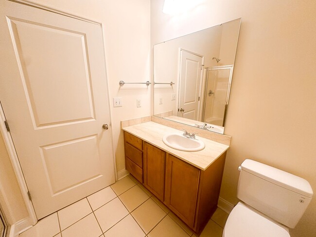 Building Photo - 450 E Ohio Unit 117