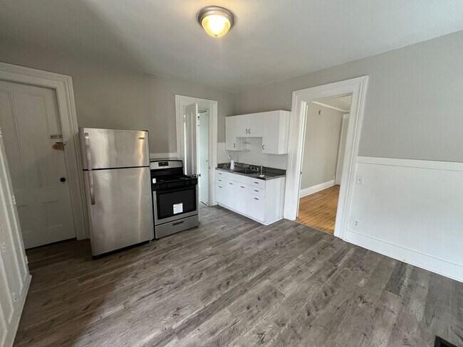 Building Photo - 353-355 Pearl St