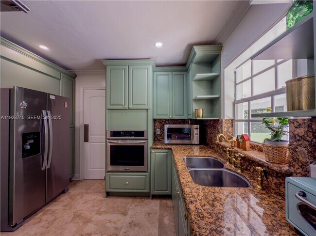 Building Photo - 730 SW 80th St