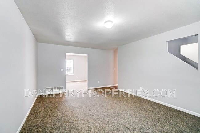 Building Photo - 3571 Turret Green Dr