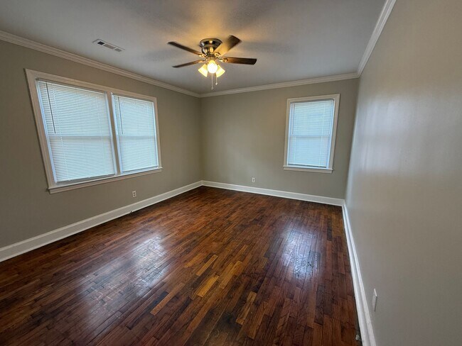 Building Photo - 2 bedroom, 1 bathroom - Home in West Rome!