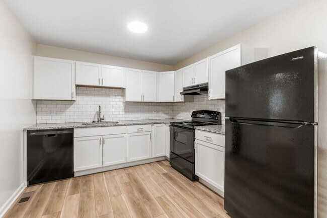 Building Photo - 1758 Marsdale Ave
