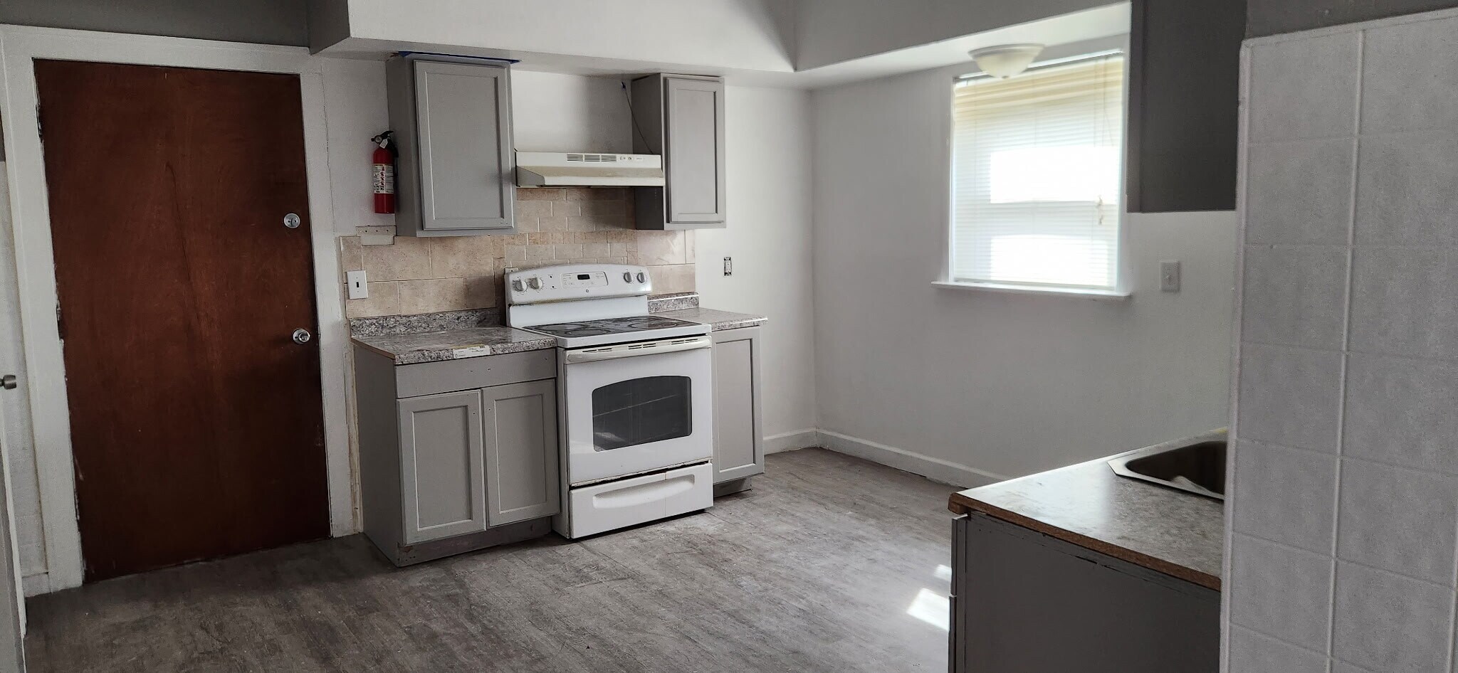 Kitchen Appliances - 57 W 108th St