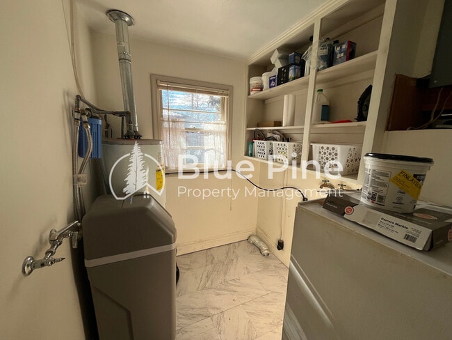 Building Photo - 175 W 17th St