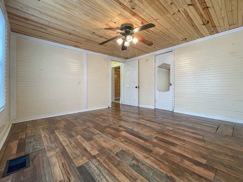 Building Photo - 3717 N 23rd St