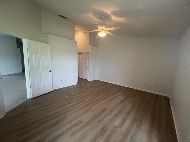 Building Photo - 4396 Fairway Dr