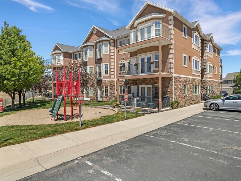 Building Photo - 114 E Bella Monte Dr