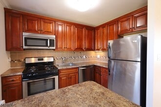 Building Photo - 412 Morris Ave