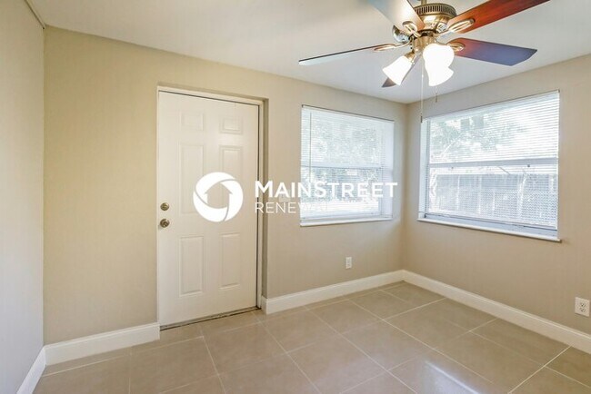 Building Photo - 4 Bedroom Pet-Friendly Home in Lauderhill, FL with Main Street Renewal