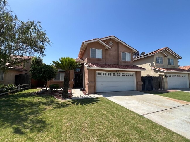 Building Photo - 7501 Canyon Clover Dr