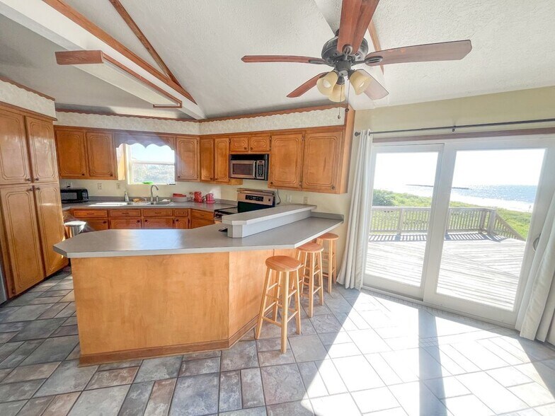 Building Photo - 115 Breaker Dr