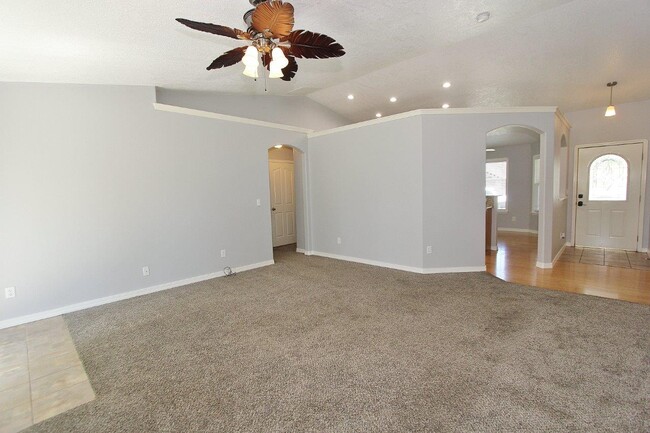 Building Photo - 2624 Manchester Dr