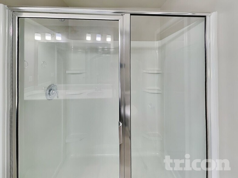 Building Photo - 115 Spring Knoll Dr