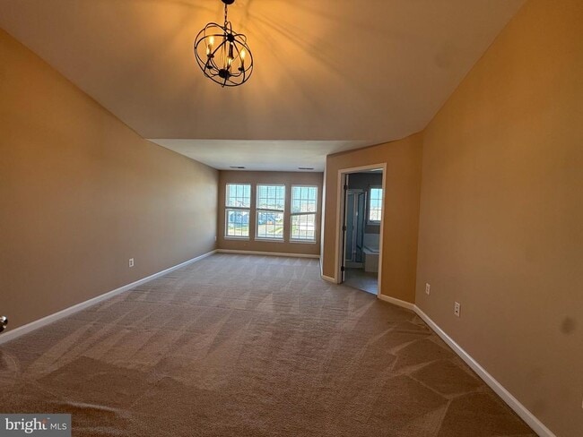 Building Photo - 60 Deerbrook Dr